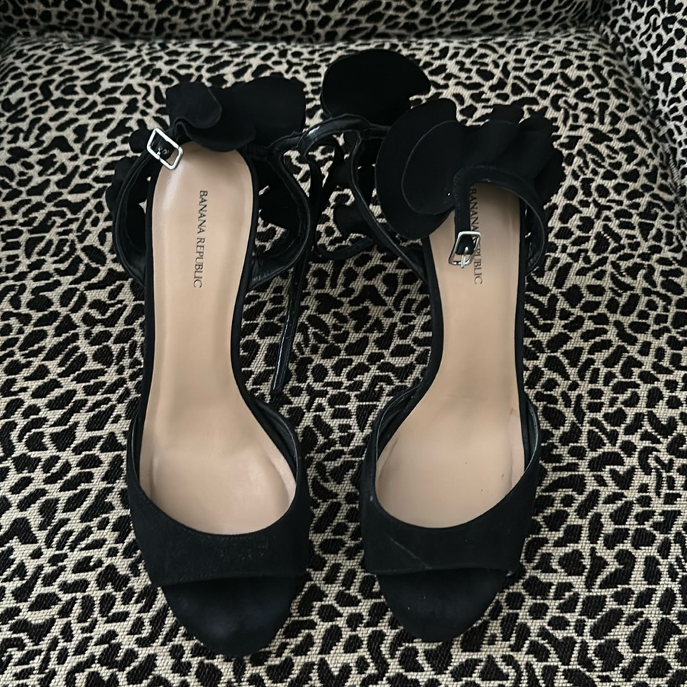 Strap around the ankle